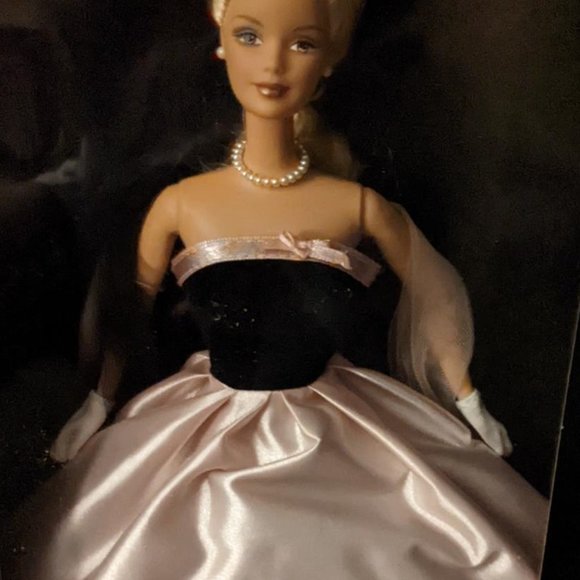 Barbie Timeless Silhouette - Picture 5 of 9